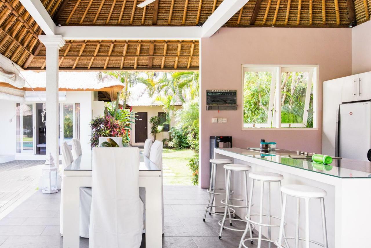 Villa Bliss A Paradise Of Three Independent Villas Canggu Kültér fotó